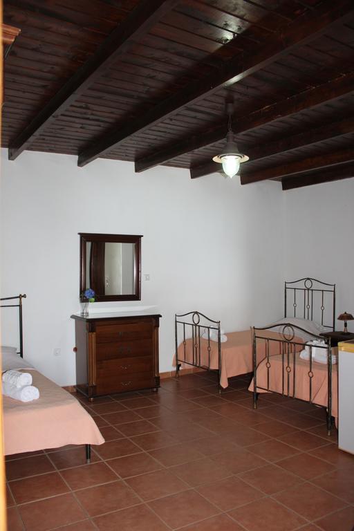 Lalloudes Seaside Accommodation Exo Nimfion Rum bild