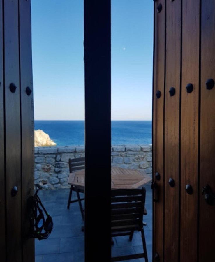 Lalloudes Seaside Accommodation Exo Nimfion Exteriör bild